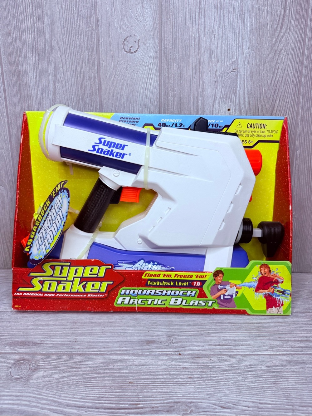 Nwt vintage Super Soaker Aquashock Arctic Blast 2006 squirt gun toy summer